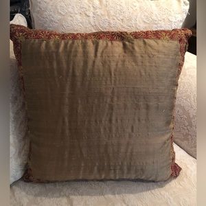 2 matching 100% silk pillow shams